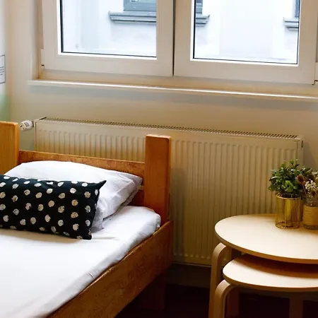 Swanky Hostel *