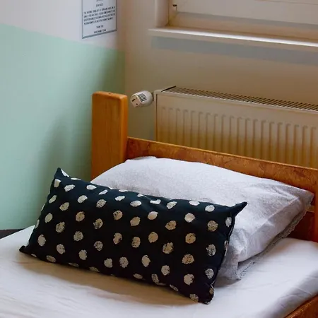 Swanky Hostel *